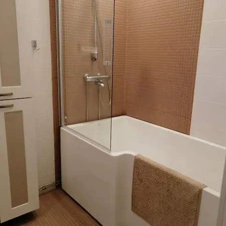 Privatunterkunft In Nordic Forest - Shared Bathroom